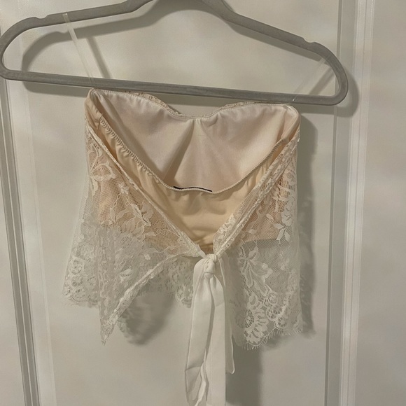 Lace crop top - Picture 2 of 3